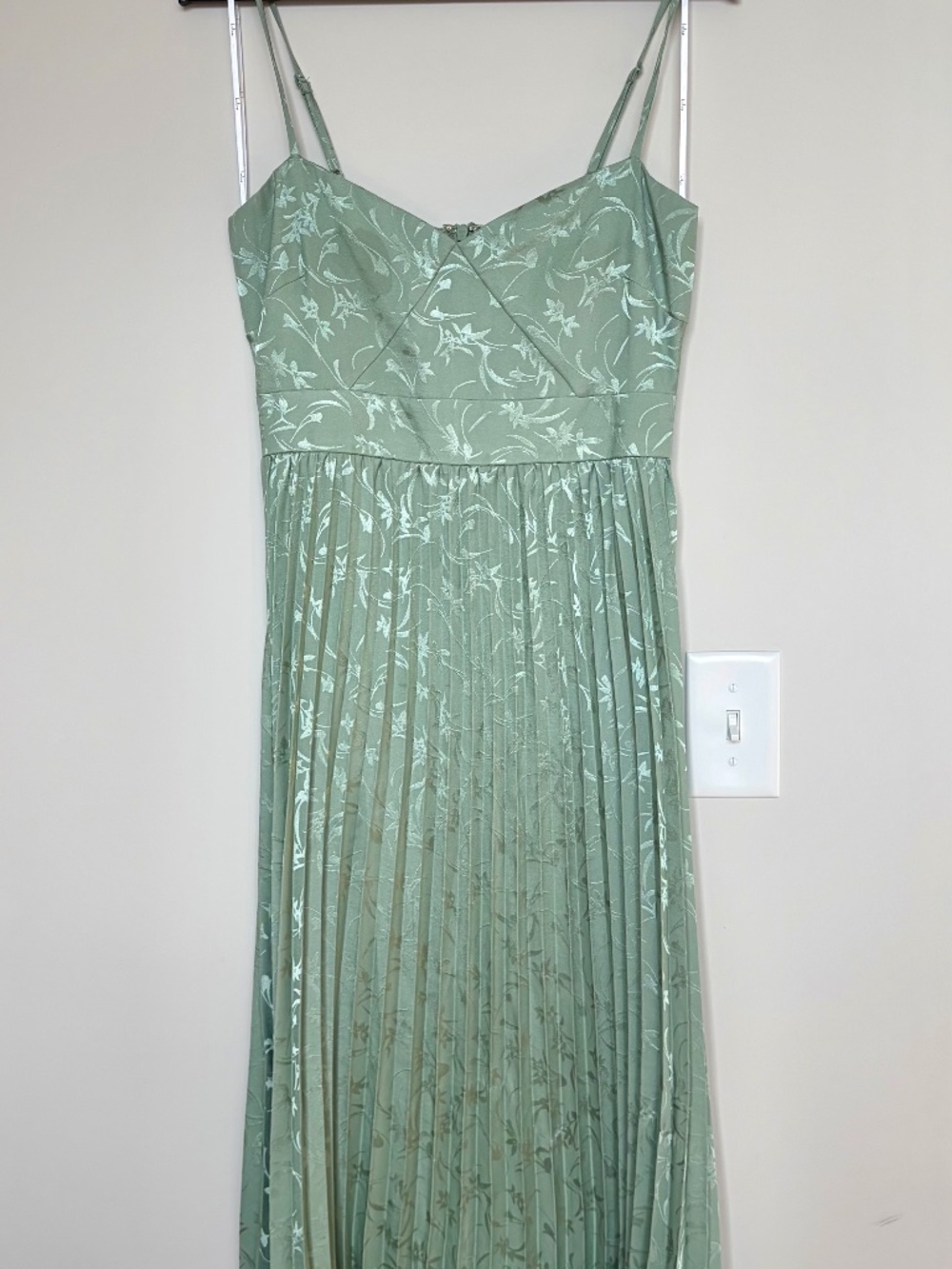 Lulus Green Pleated Dress